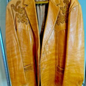 Genuine leather men’s Western-style blazer.